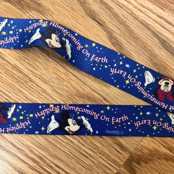 Disney’s Happiest Homecoming On Earth Mickey And Minnie Mouse Lanyard – One Size - Picture 6 of 7